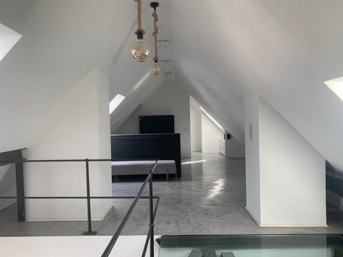 Schoene Dachgeschoss-Maisonette Wohnung Munich Exterior photo