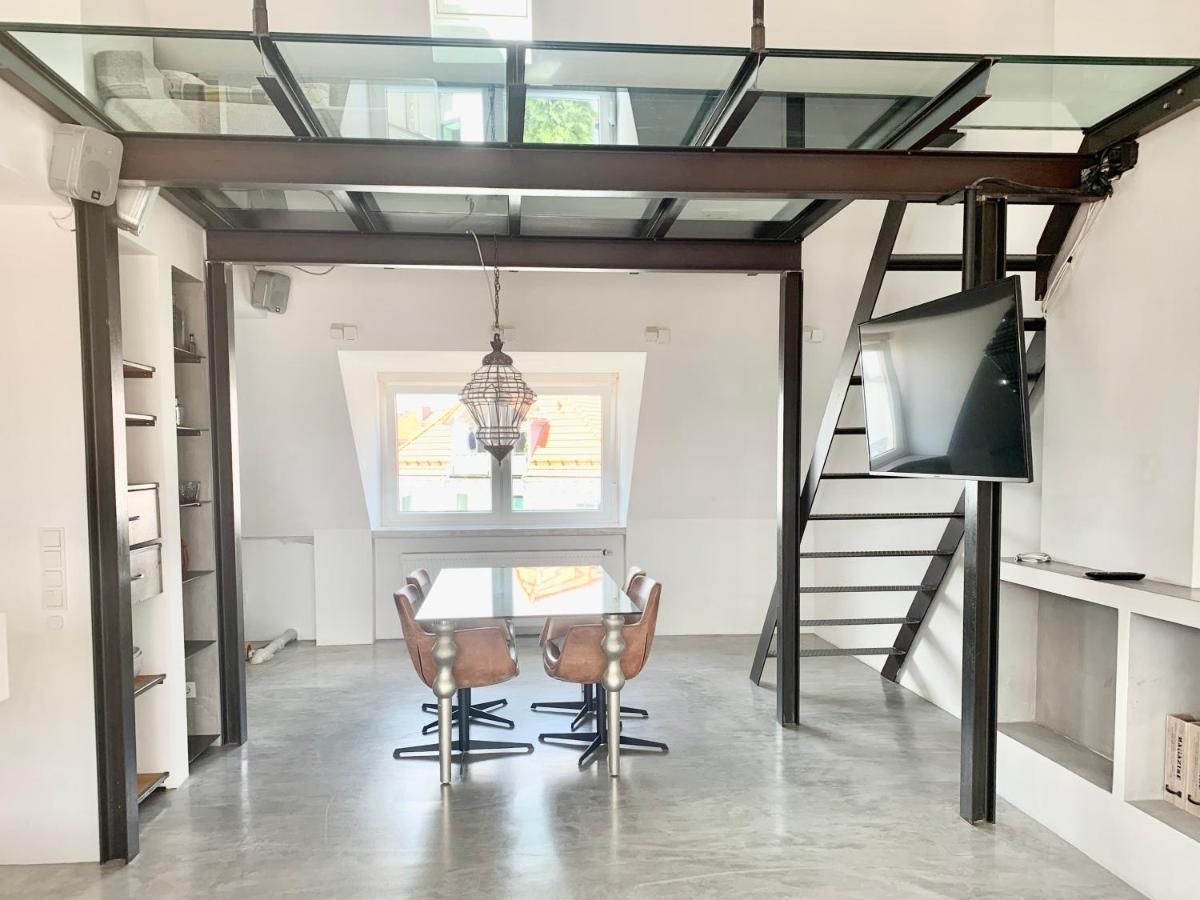 Schoene Dachgeschoss-Maisonette Wohnung Munich Exterior photo