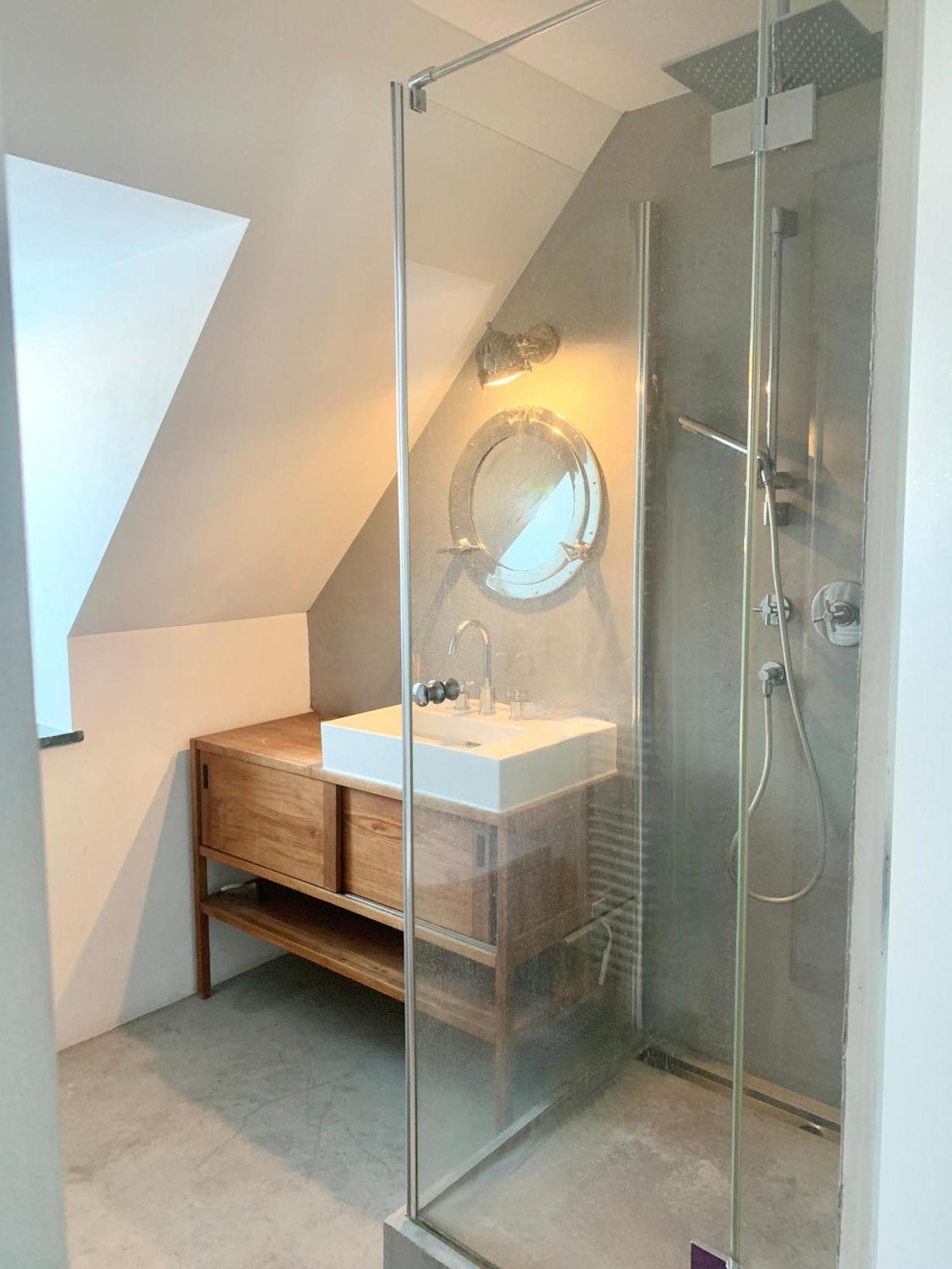 Schoene Dachgeschoss-Maisonette Wohnung Munich Exterior photo