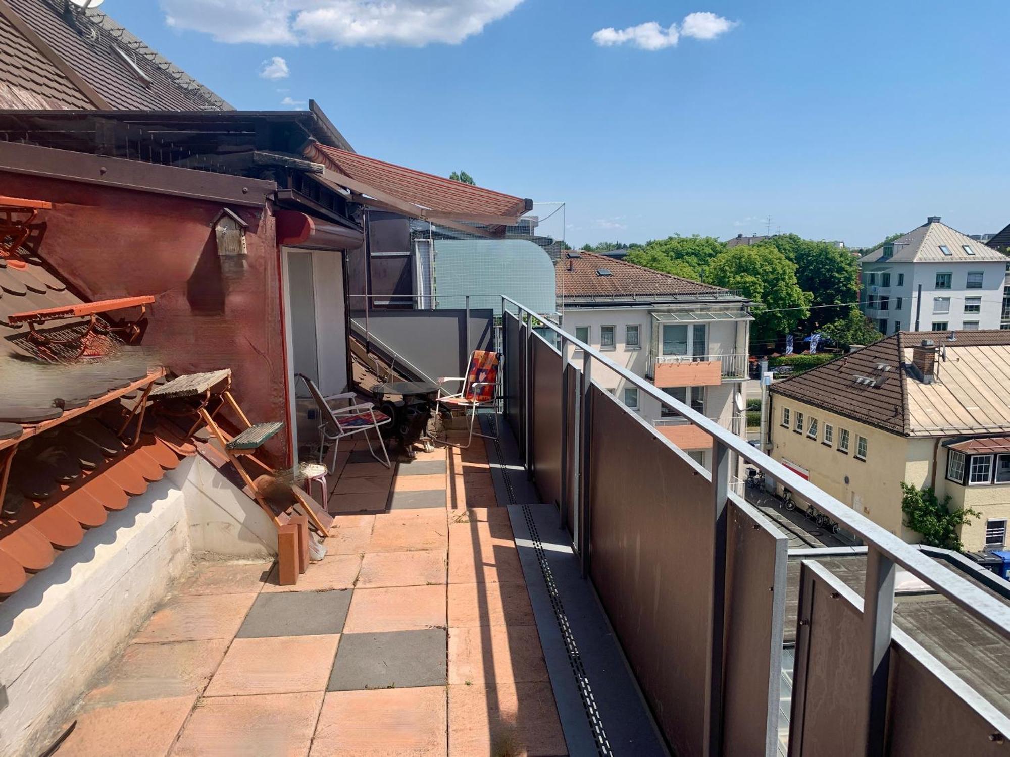 Schoene Dachgeschoss-Maisonette Wohnung Munich Exterior photo
